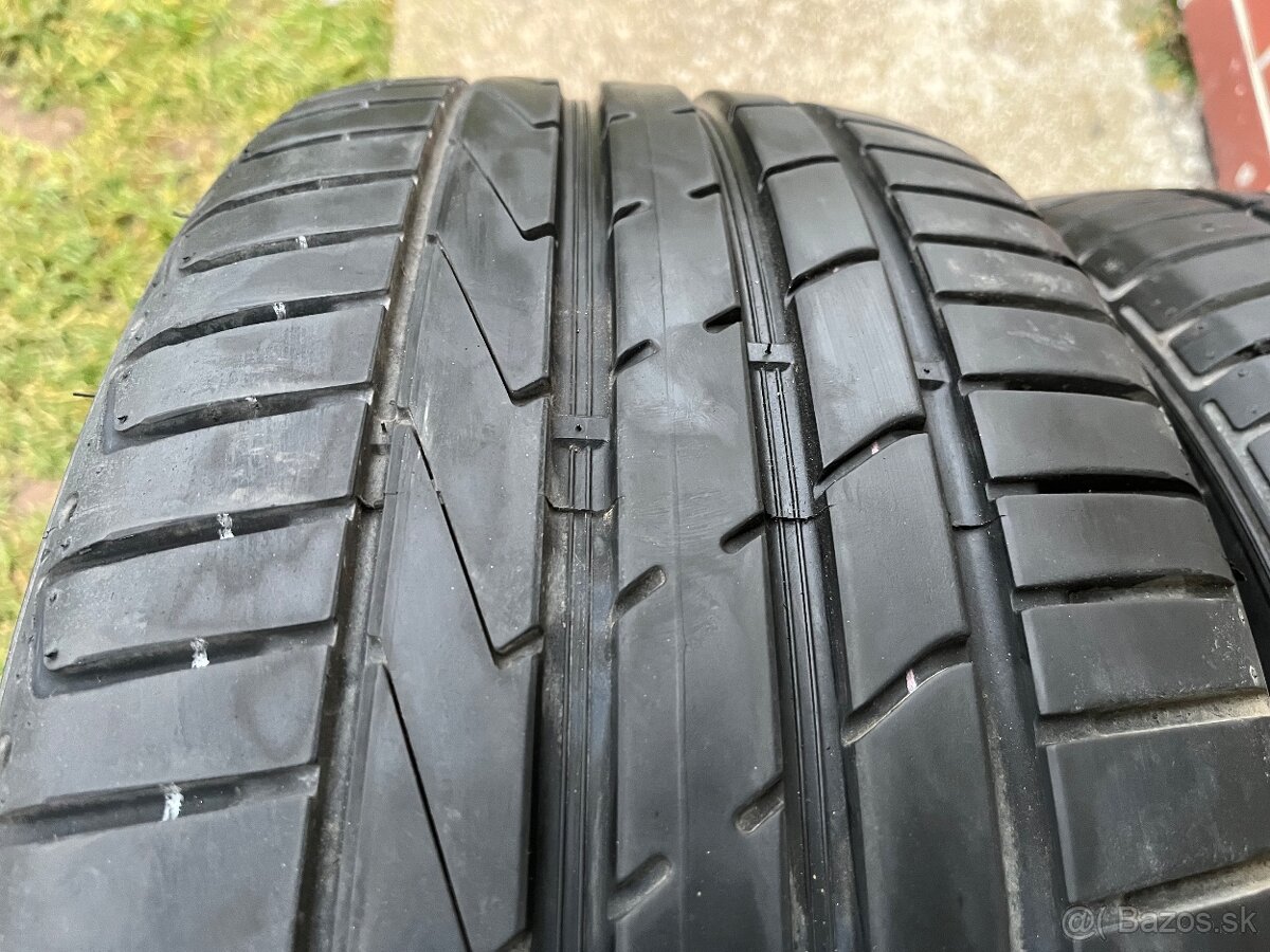 225/40 R18 Hankook letné pneu. 2ks.