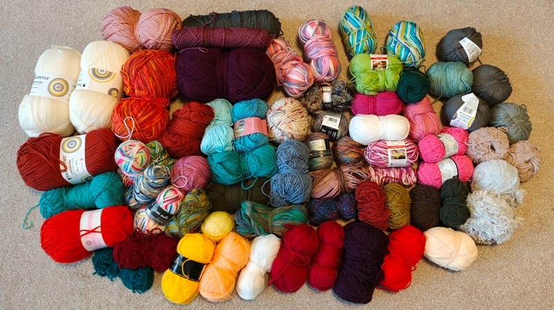 HOBBY - klbká na pletenie a háčkovanie