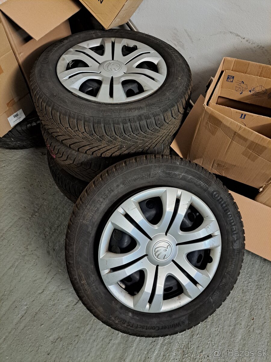DISKY OCTÁVIA s pneu. 195/65 R15 a puklicami