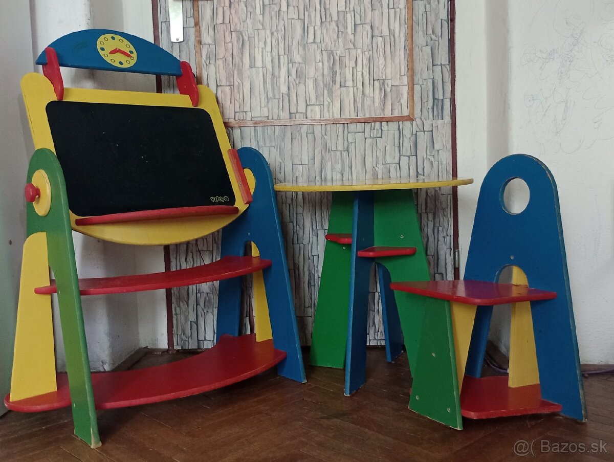 predam detsky stol,stolicku a tabulu