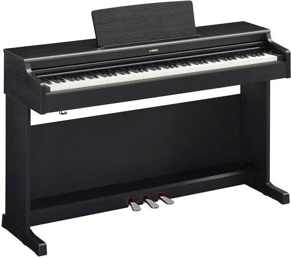 Piano Yamaha Arius