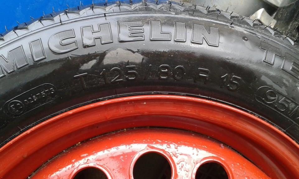 Rezervné nové dojazdové koleso Mischelin.