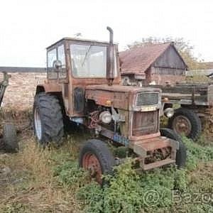 Rumunský Traktor UTB