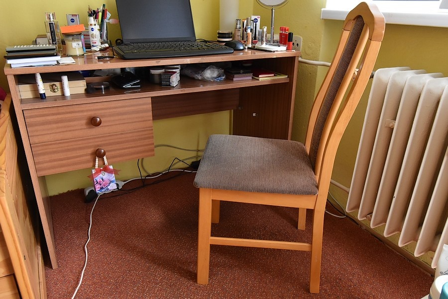 pisaci stolik 110 cm + stolička - 2 x šuflik uložny priestor