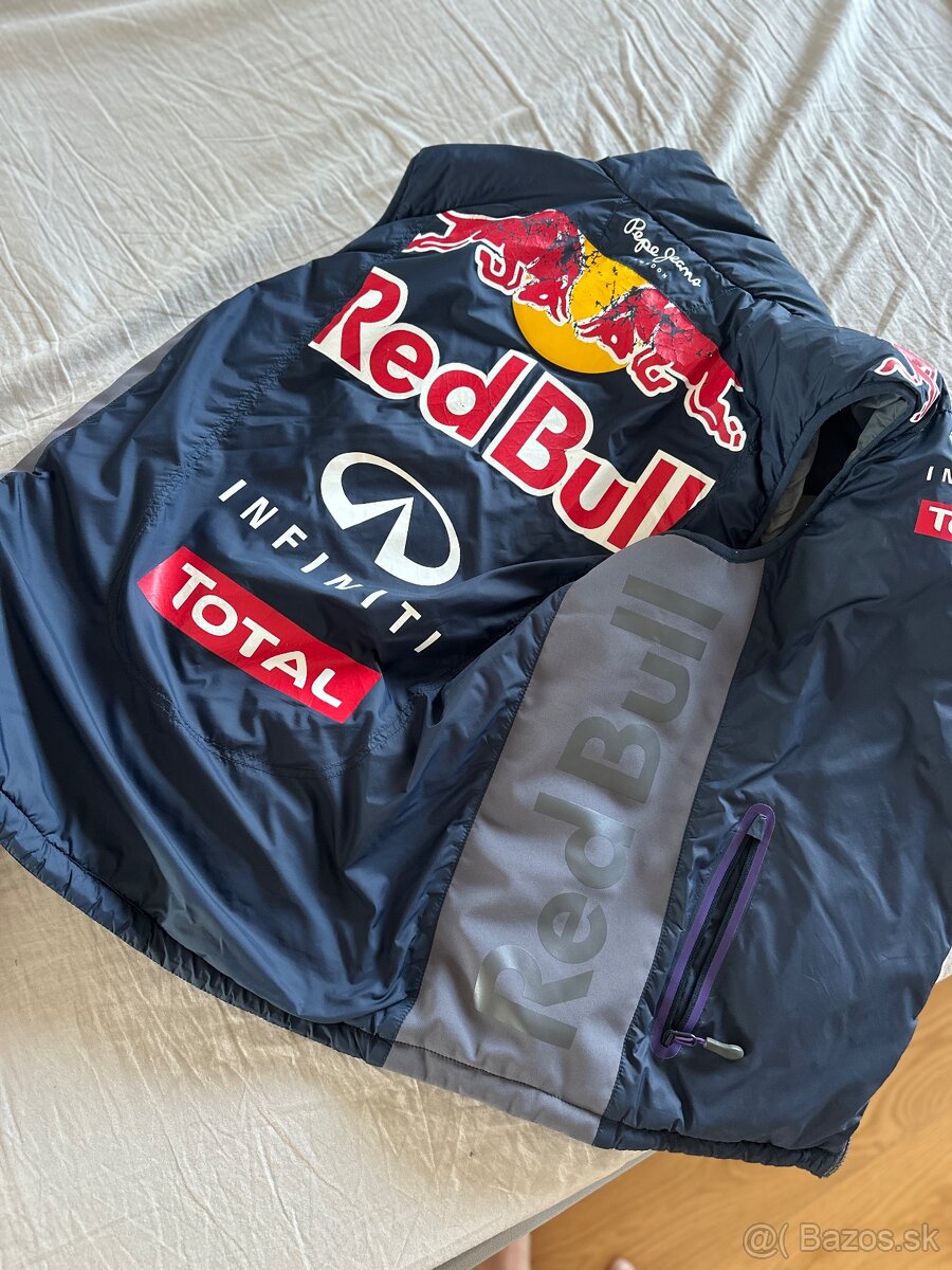 Krásna pánska vesta REDBULL