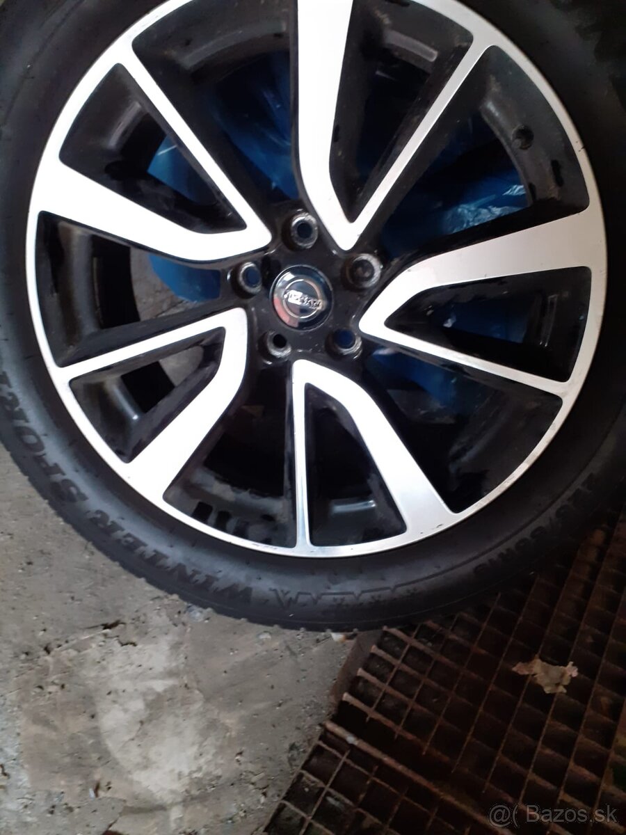 Predám zimné pneu na hliníkových diskoch Nissan X-Trail