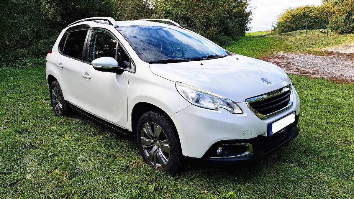 Peugeot 2008 1.2 benzín