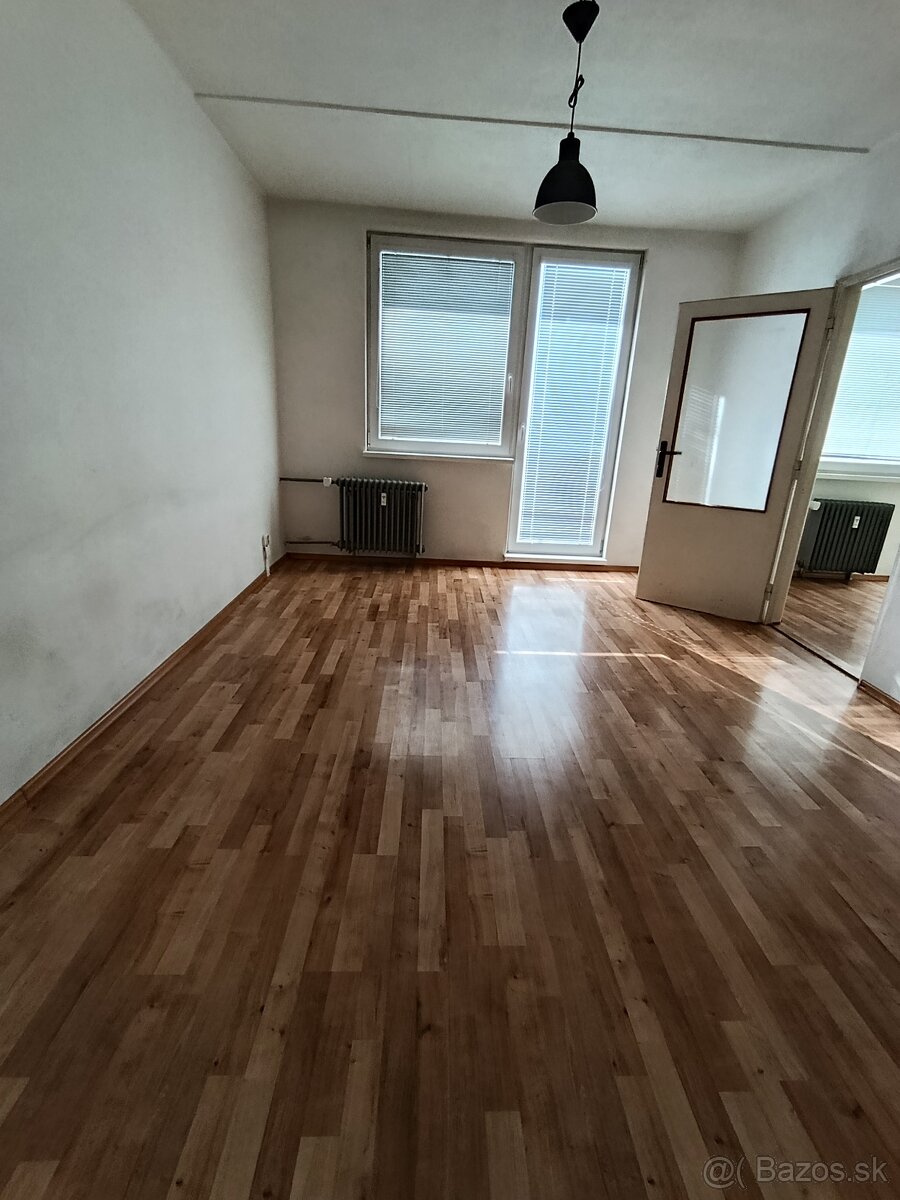 3 izbový byt, Levice, Dopravná ulica