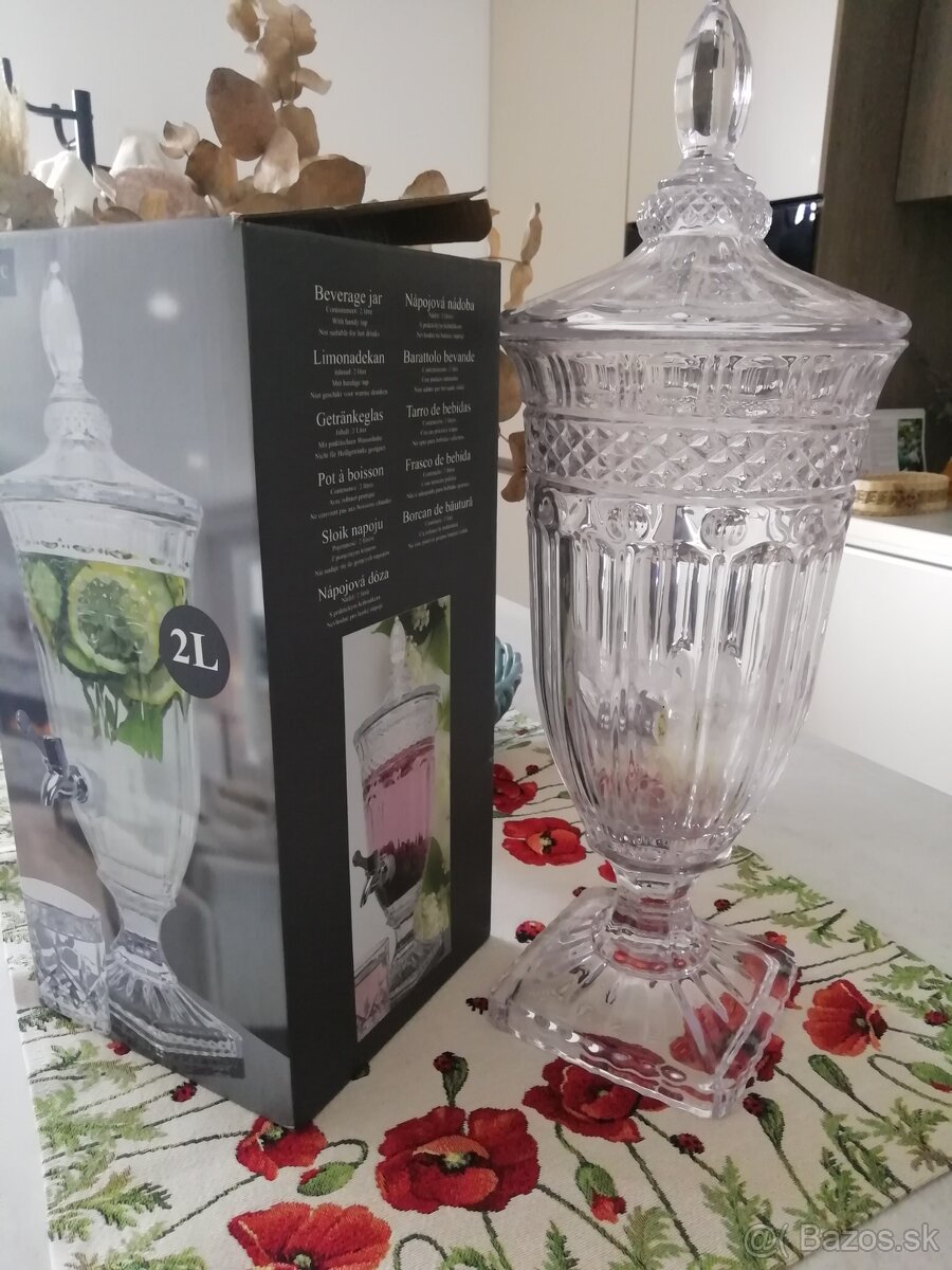 Nápojová nádoba 2l a 4 poháre na whisky 230ml