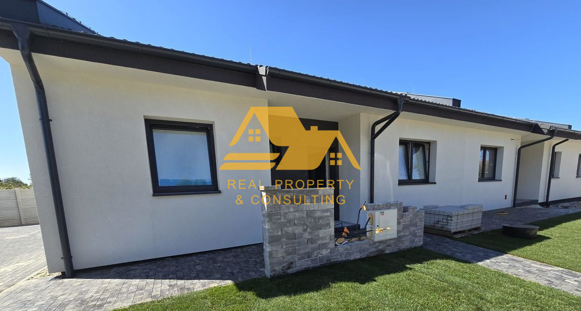 Predám novostavbu v radovej zástavbe v obci Selice