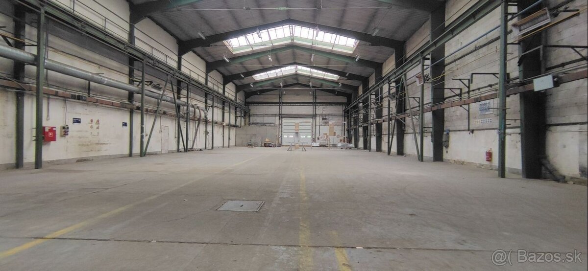 Priemyselná hala, Dubnica nad Váhom