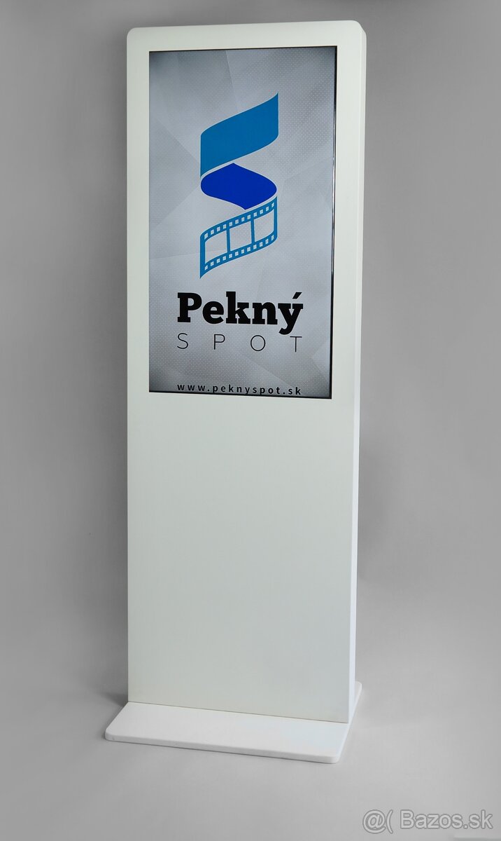 Digitálny reklamný panel