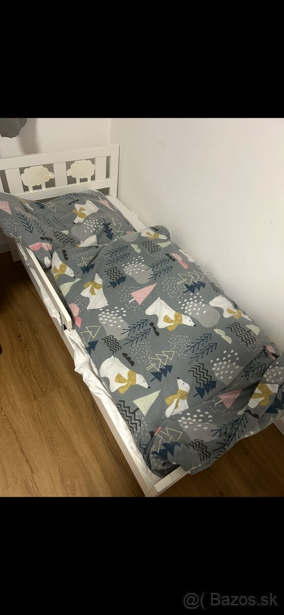 Detská posteľ s roštom a matracom
