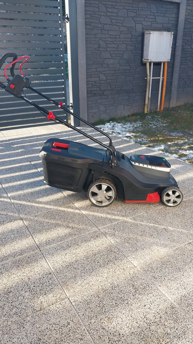 Akumulátorova kosačka