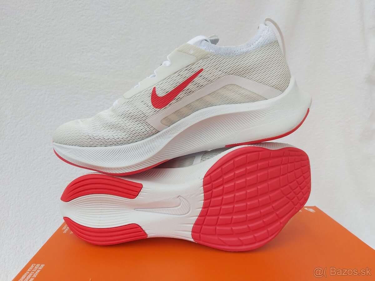 Dámské běžecké boty Nike Zoom Fly 4, vel. 39 (CT2392-006)