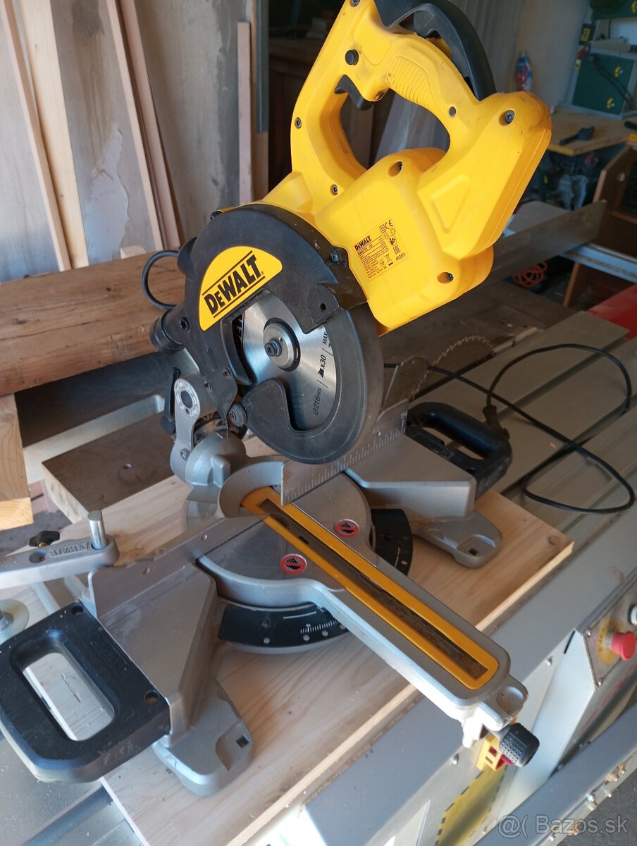 DeWALT DWS773