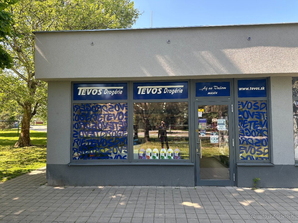 NA PRENÁJOM obchodný priestor na prízemí Nová Dubnica 100 m2