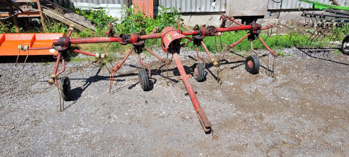 Predám obracač 4 pavukový vhodný za malotraktor
