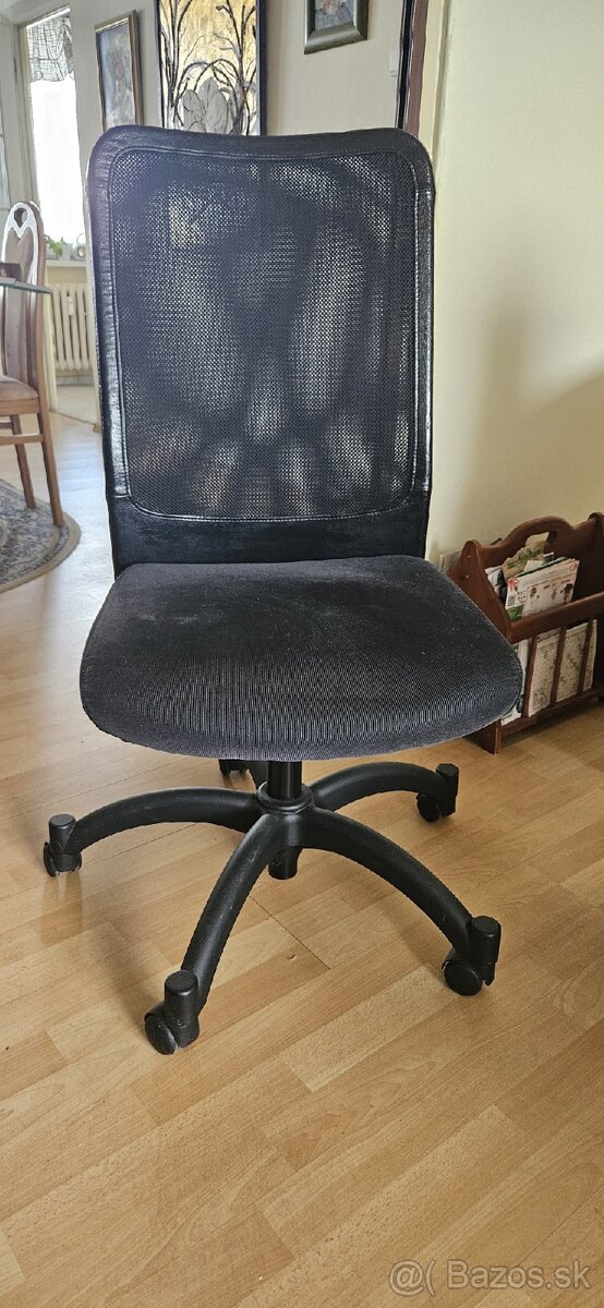 Kreslo kancelárske