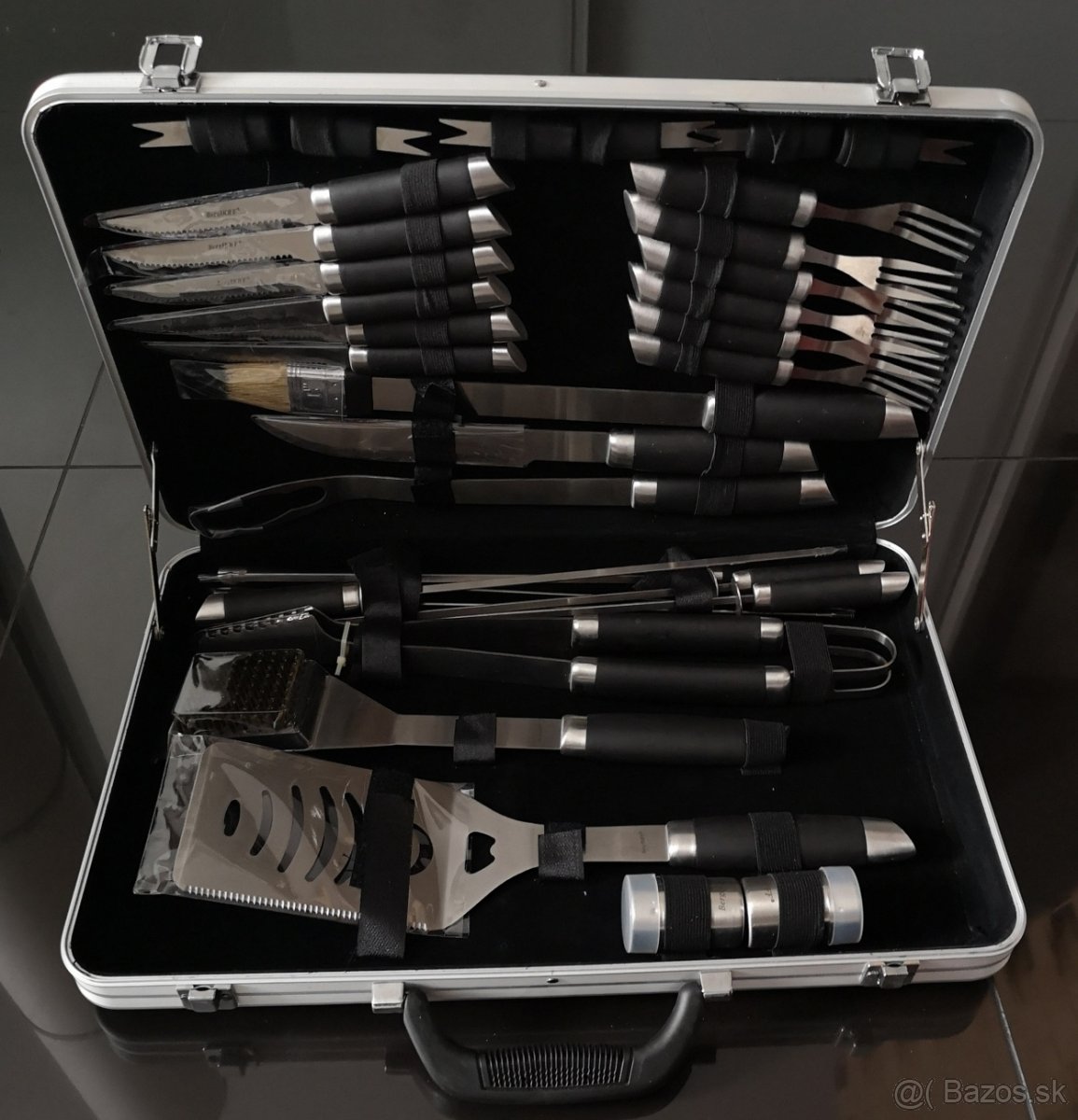 Berghoff grilovacia súprava Cubo 33 dielna