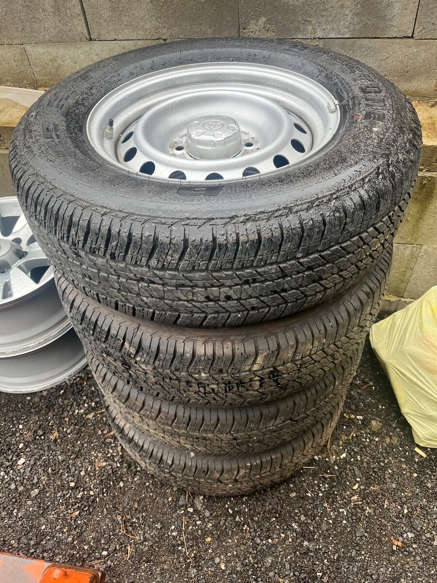 6x139.7 r17 toyota