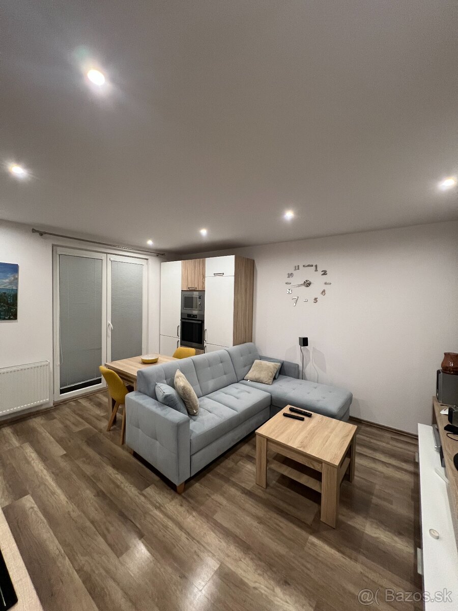 1,5 izbový byt  - sídl. Ťahanovce - KOMPLETNÁ rekonštrukcia