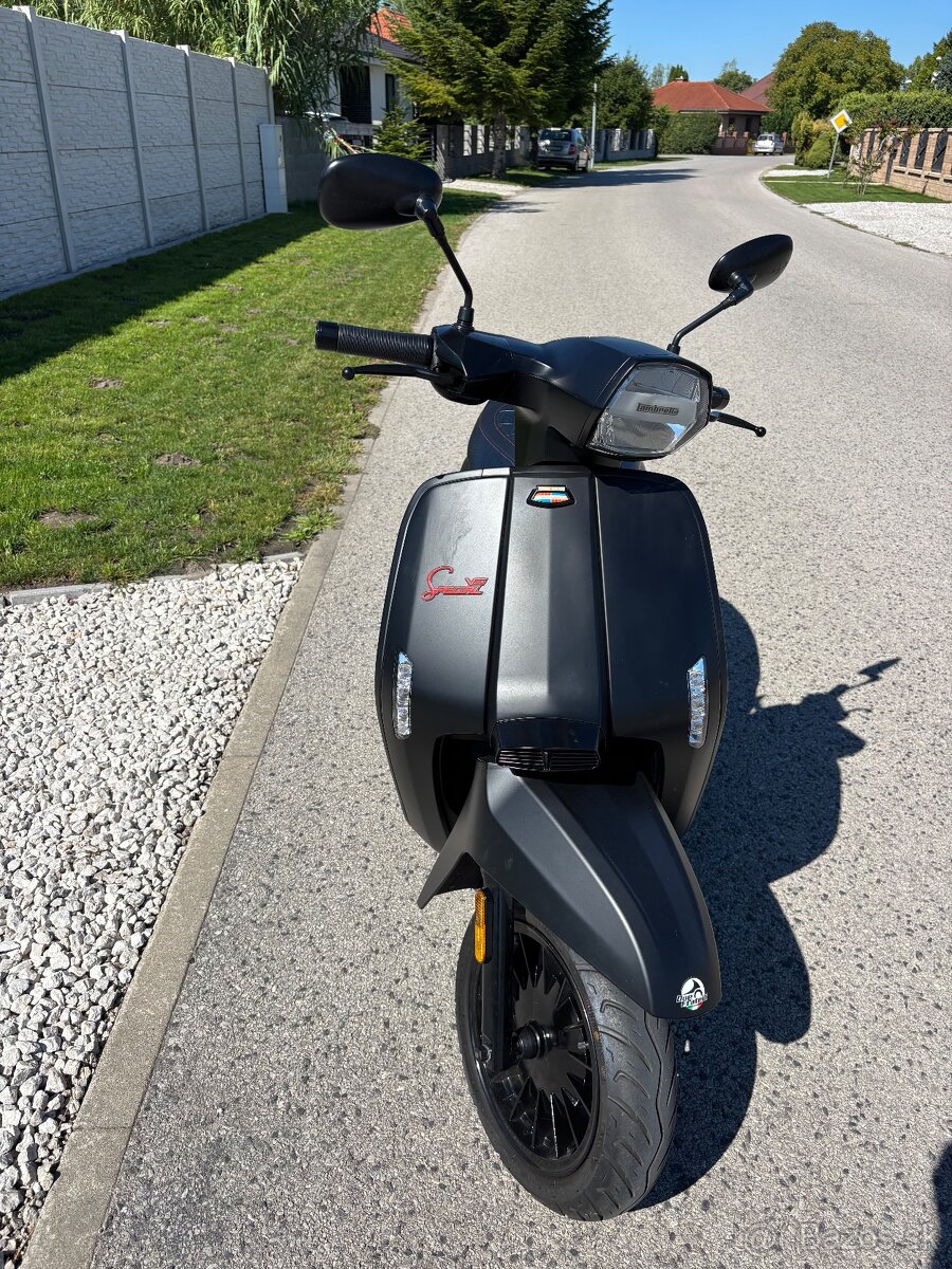 Lambretta V125 Special