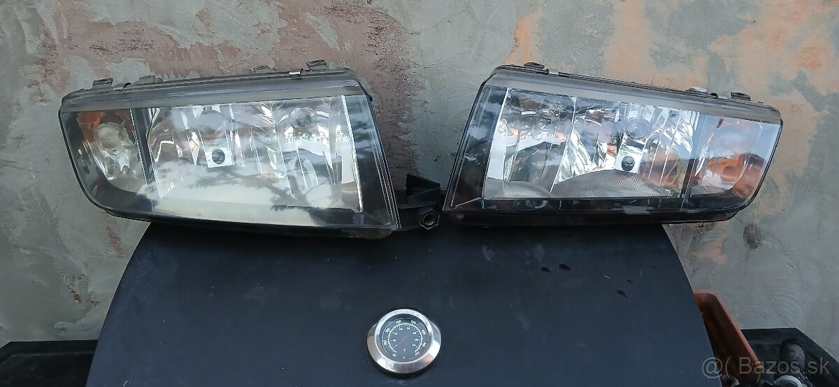 Predam predné svetlá fabia 1 z čiernym lemovaním