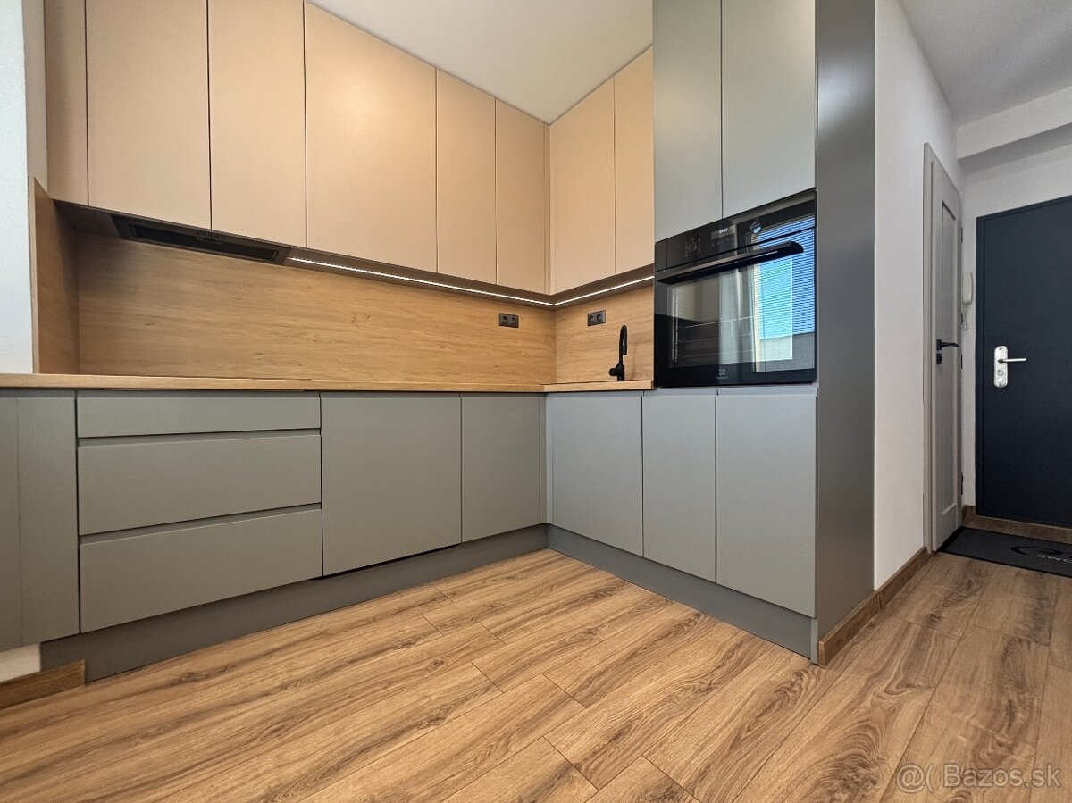 1 izbový byt s balkónom na prenájom.