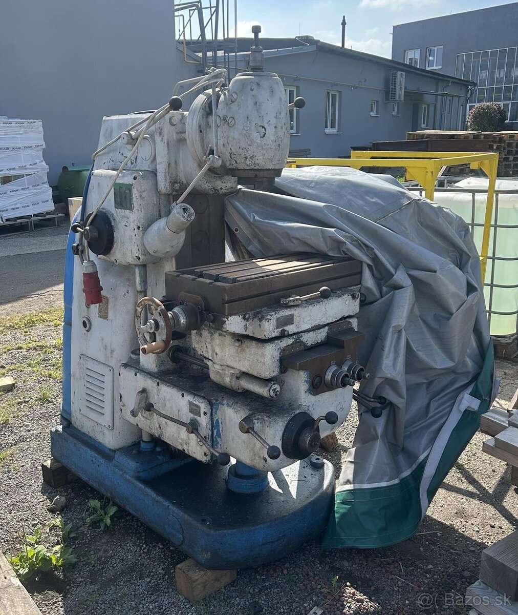 Univerzální frézka TOS FU 2A (8685)