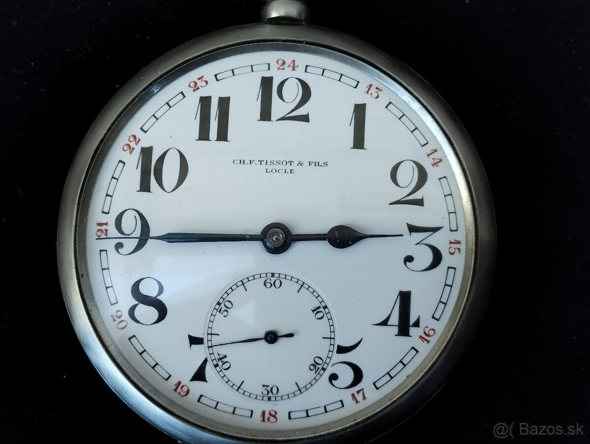 Stříbrné kapesní hodinky jeptišky s gravírovanou chaloupkou