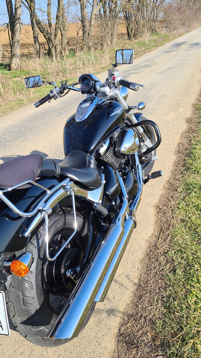 Suzuki Intruder M800