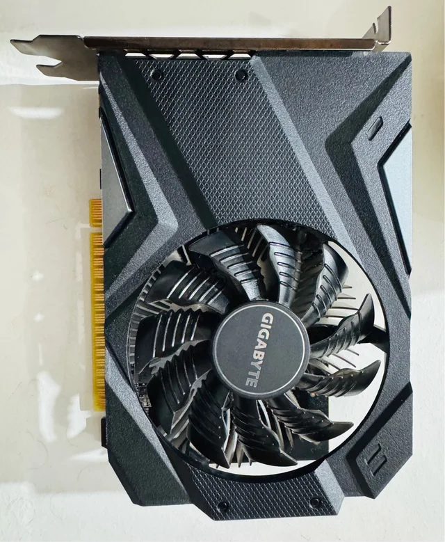 Predám graficka karta GIGABYTE GeForce GTX 1650 D6 OC 4G (GD