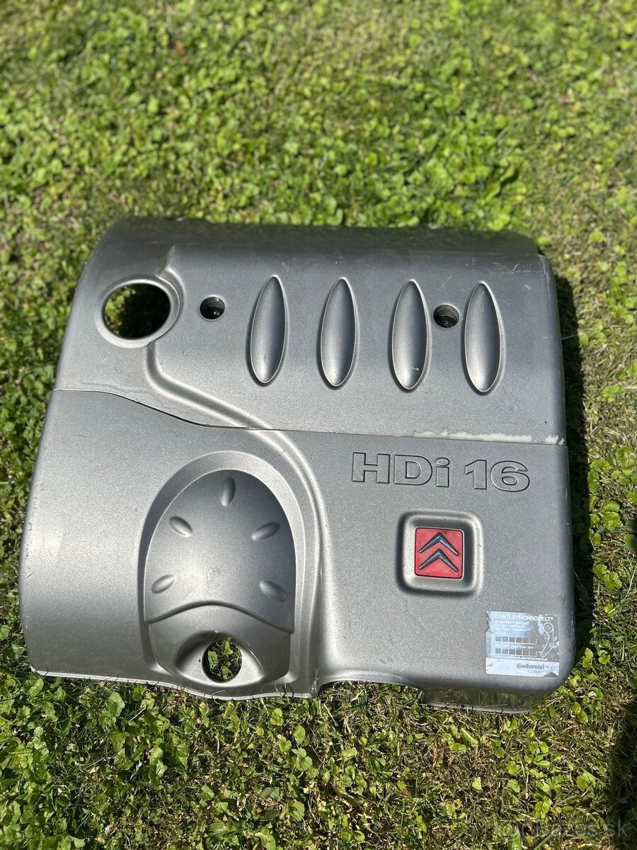 Peugeot Citroën kryt motora 2.2 HDI 98kw
