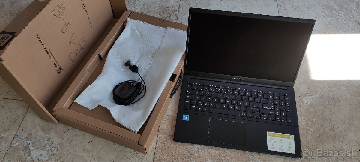 Asus Vivobook E1504G
