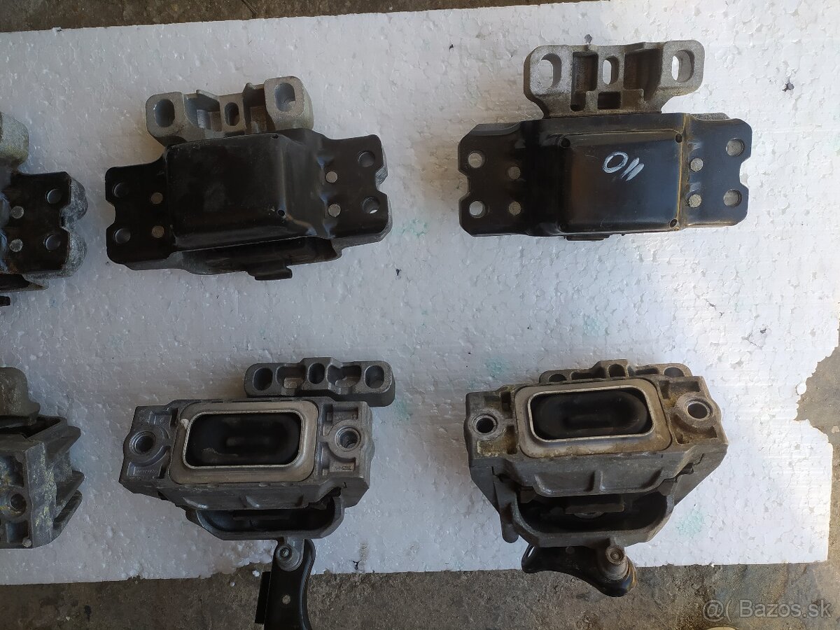 Uloženie motora silentblok prevodovky 1K0199262 1k0199555