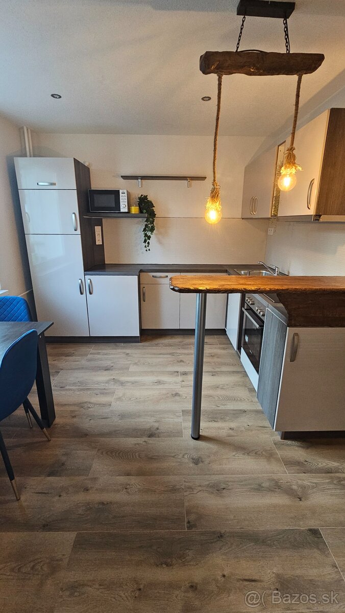 Prenájom  moderný 1-izbový byt s lodžiou