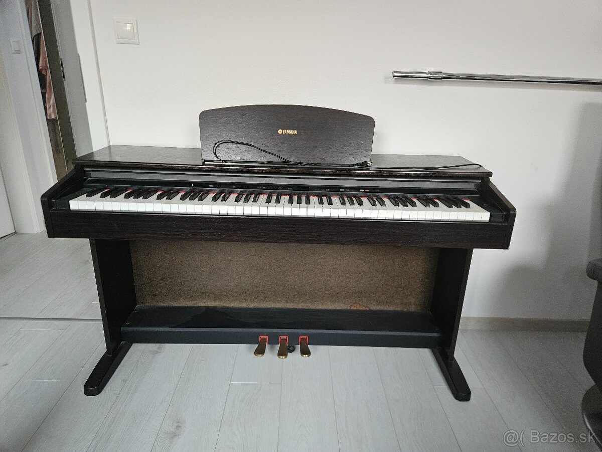 Klavir YAMAHA YDP 121