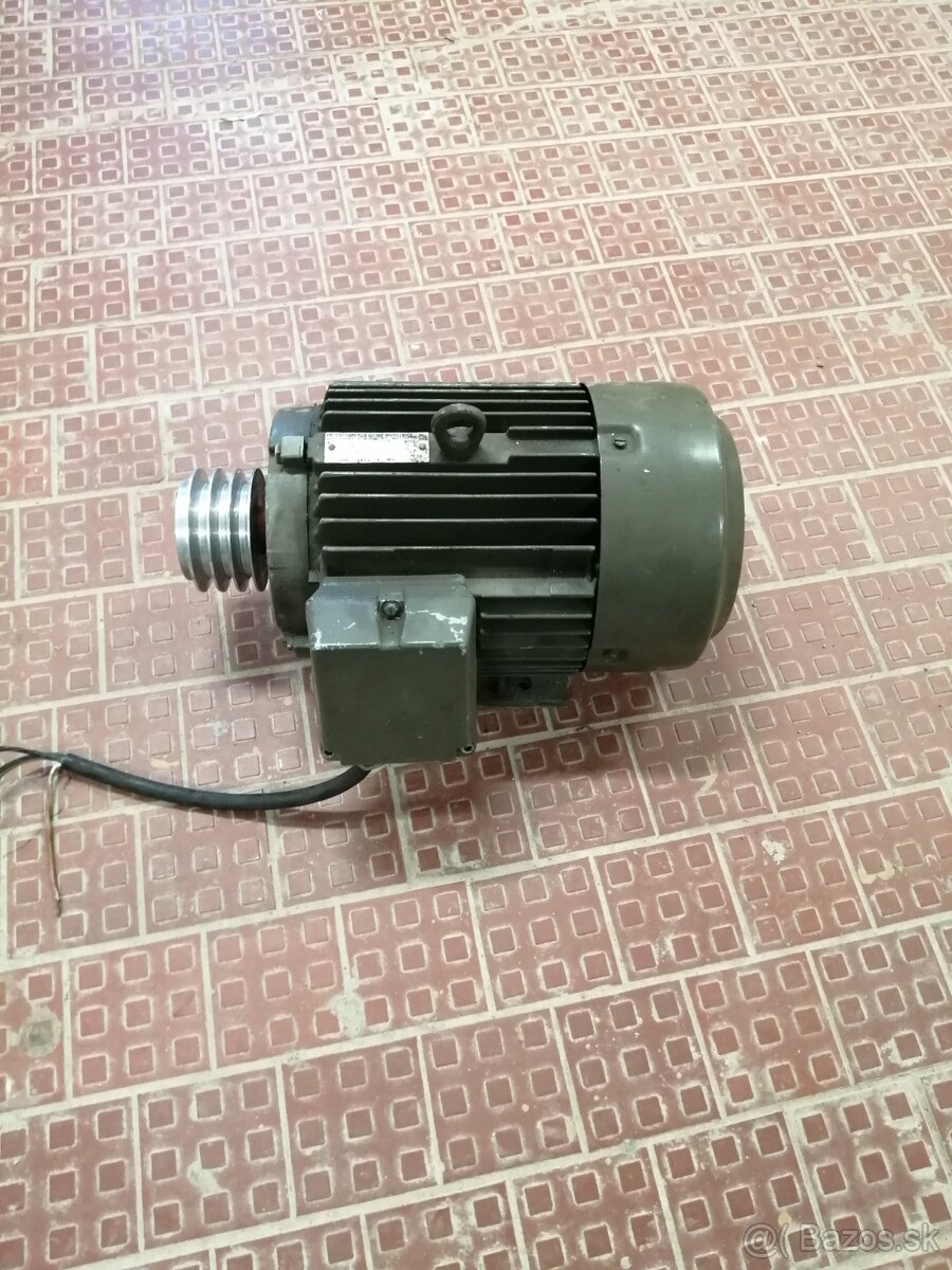 Elektromotor MEZ Mohelnice 5,5 kW, 2910 ot, 400V