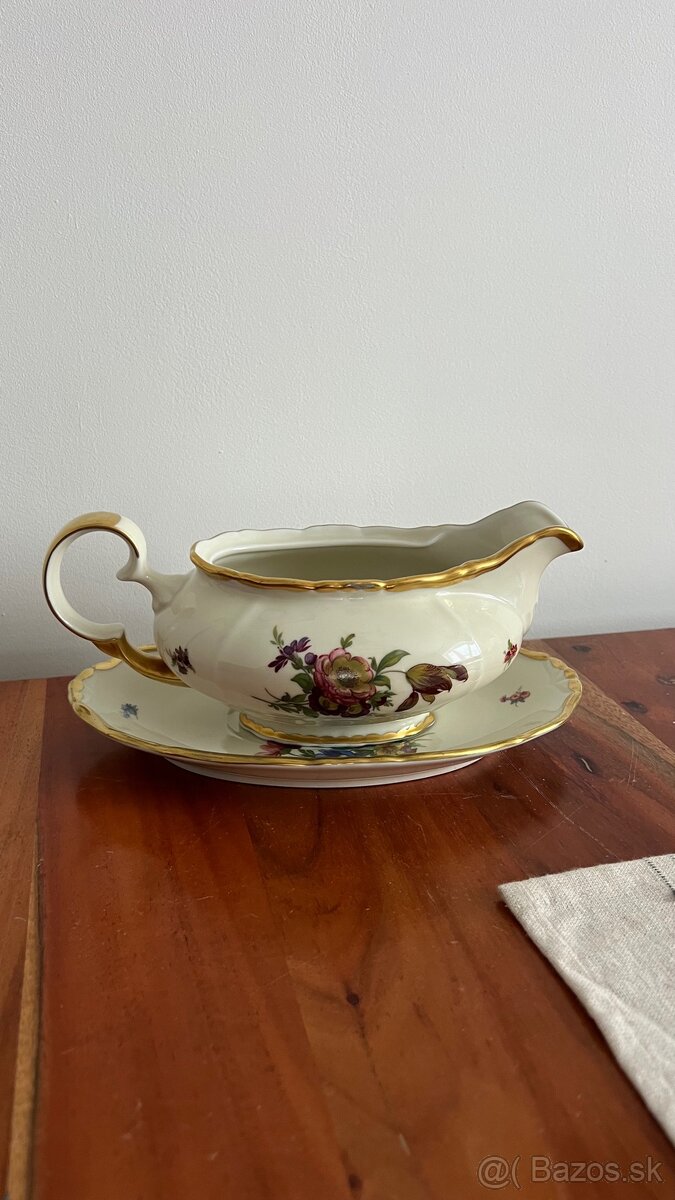 Omáčnik, omáčnik s podšálkom