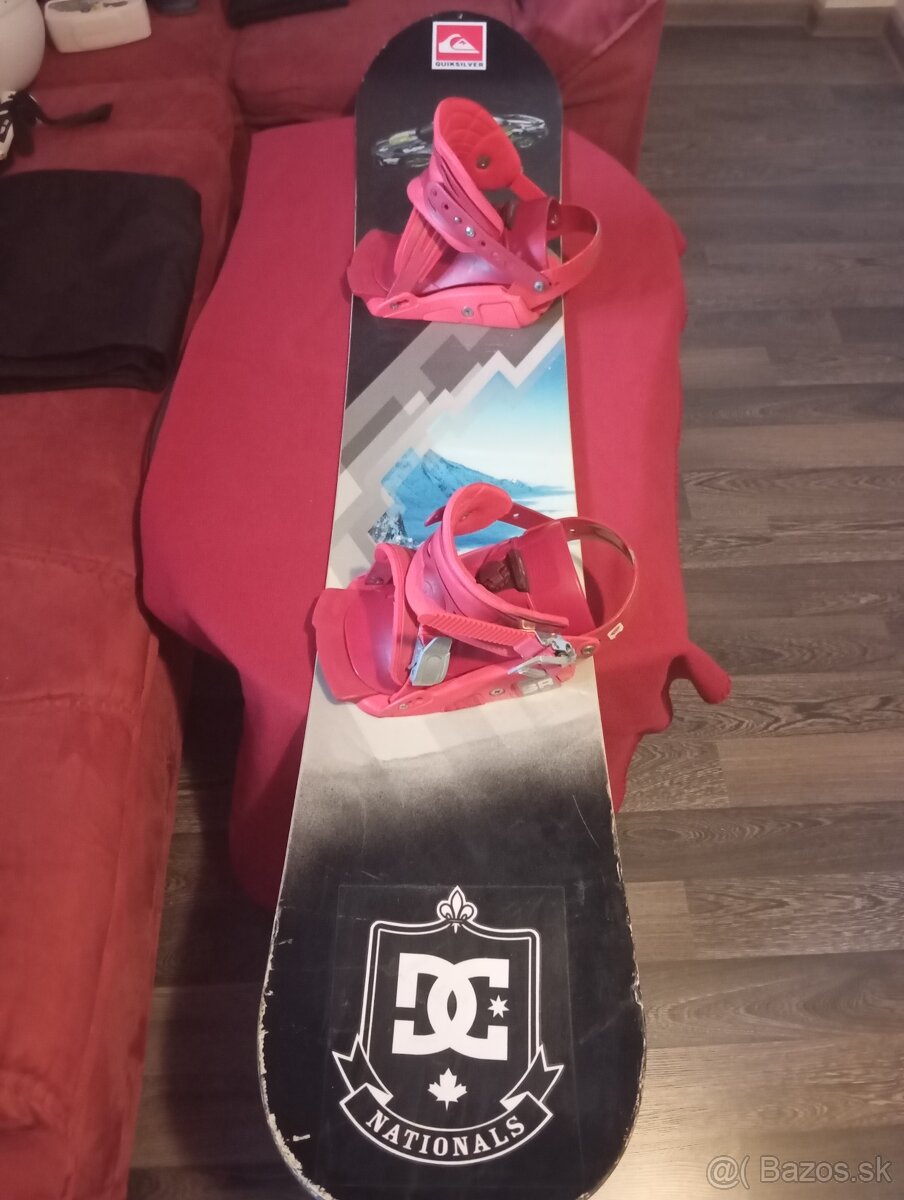 Snowbordova doska DC s viazaním
