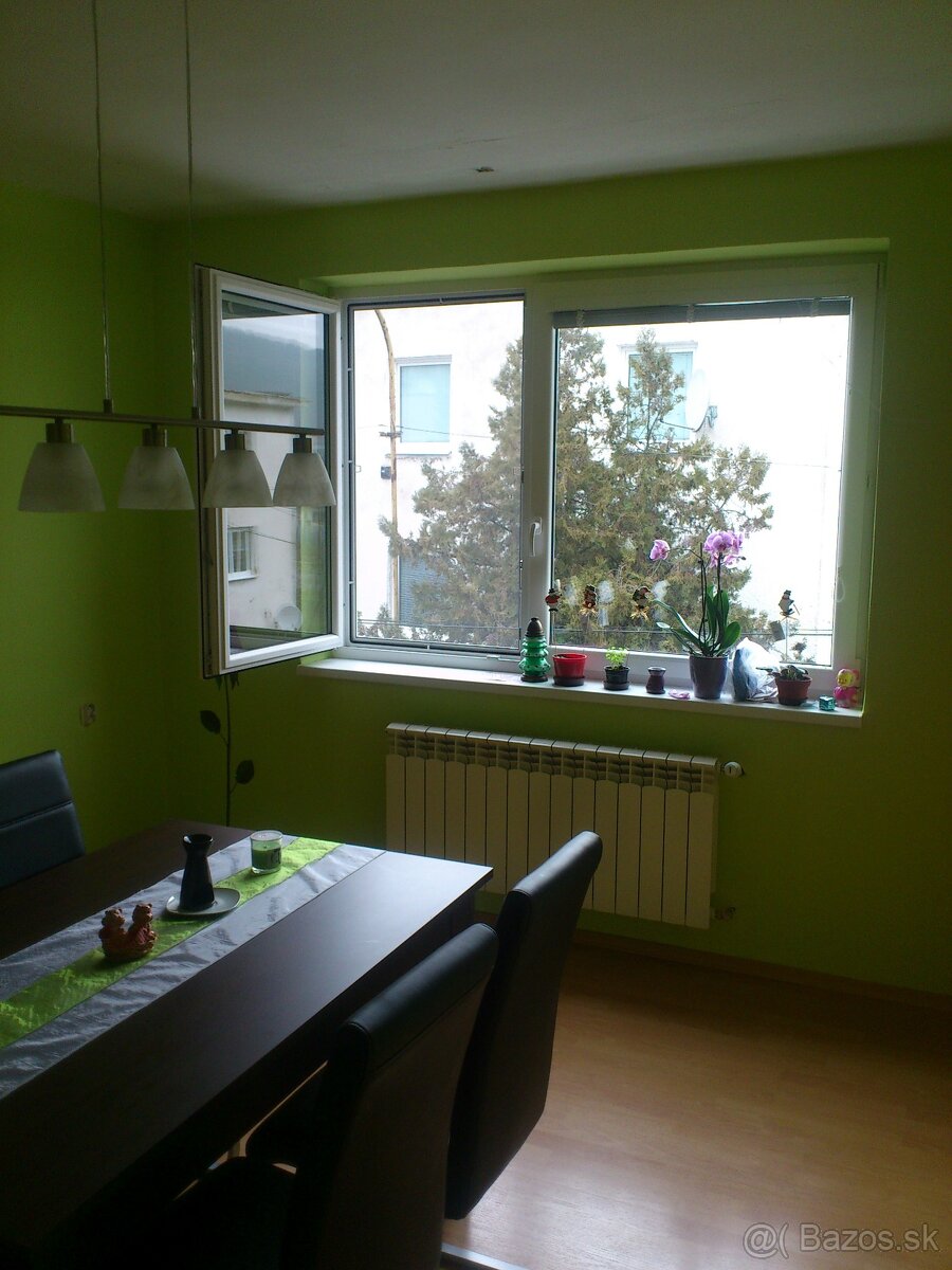 Znizena cena 4 izbovy byt Hanušovce