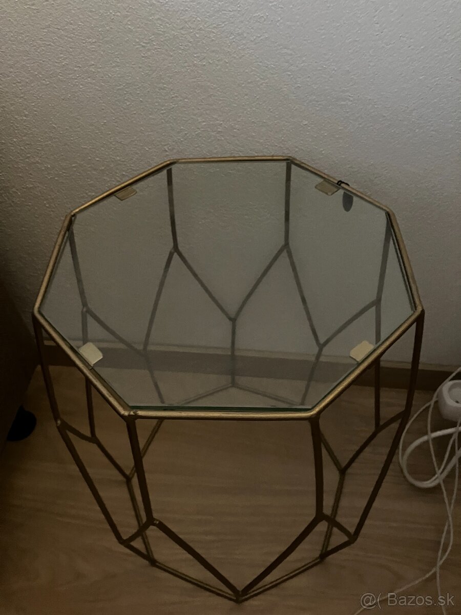 odkladací stolík príručný