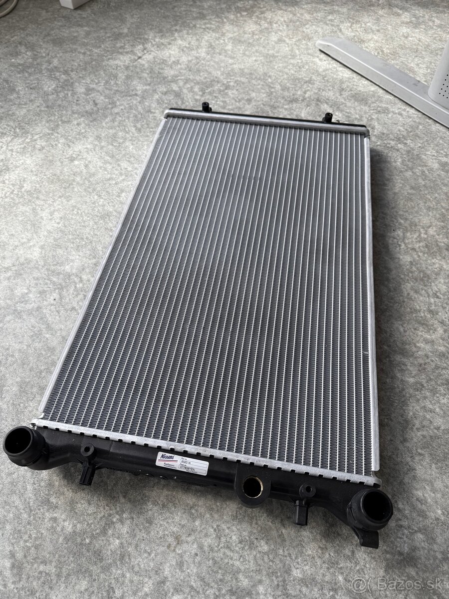 Chladič motora NISSENS 65201A