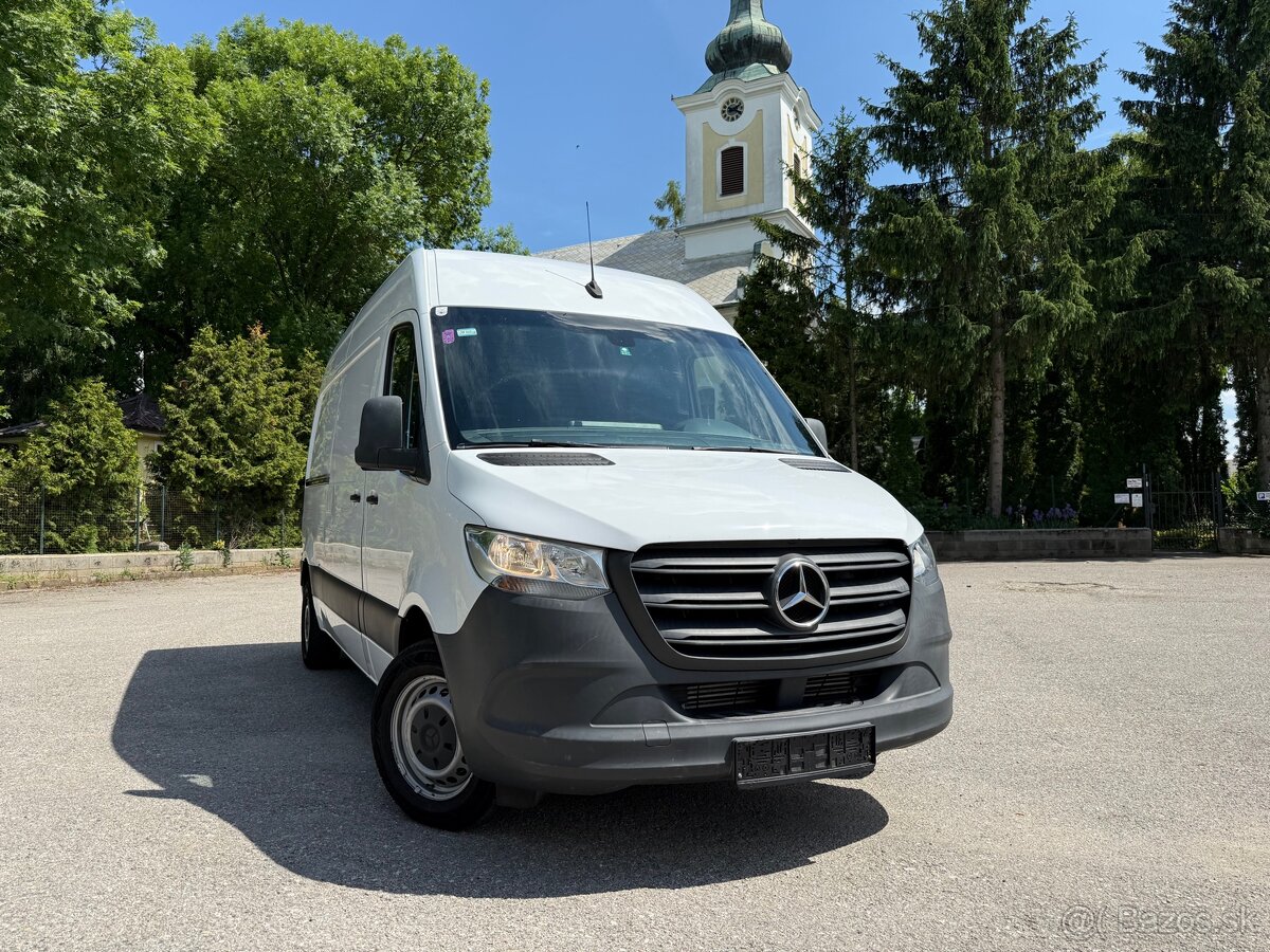 Mercedes-Benz Sprinter 211