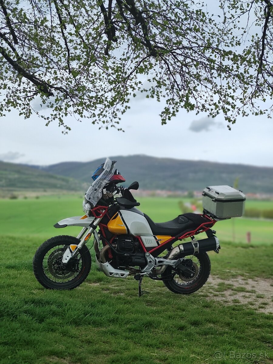 Moto Guzzi V85TT