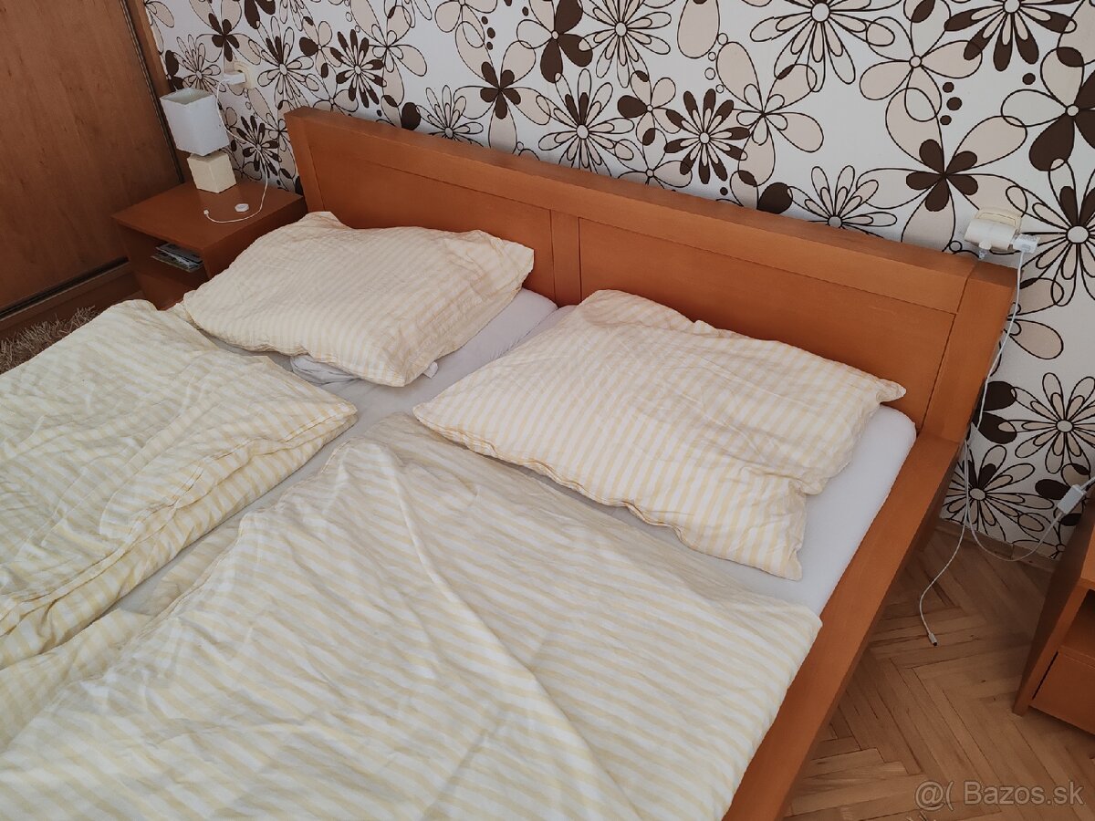 Manželská posteľ