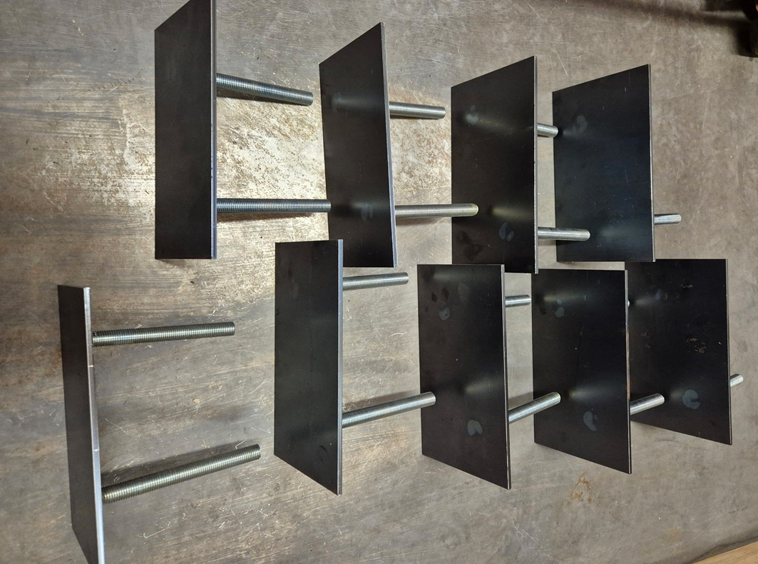 Oceľová konzola 250x150x5 mm