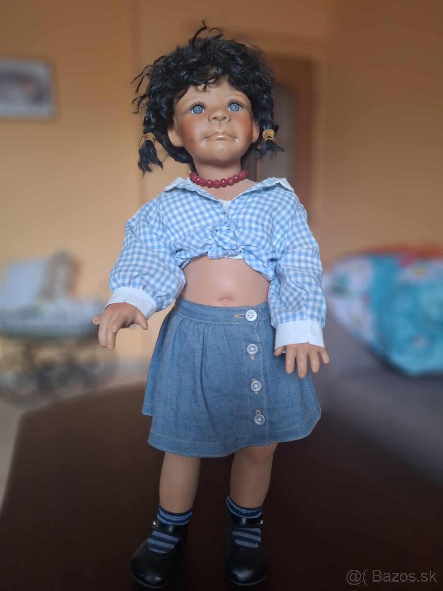 Porcelánová bábika