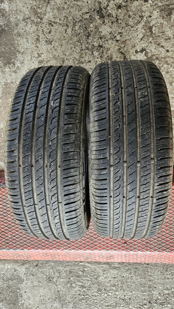 Predam 2ks letne pneu 235/55R19 Barum